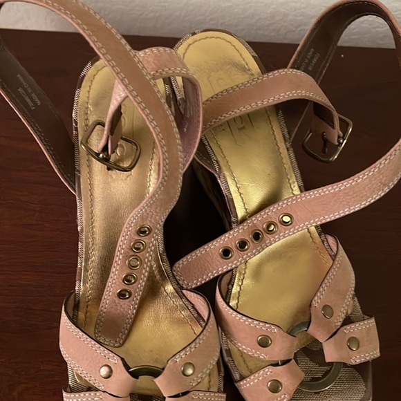 COACH  SHORES SIZE 7.5 - Picture 13 of 16